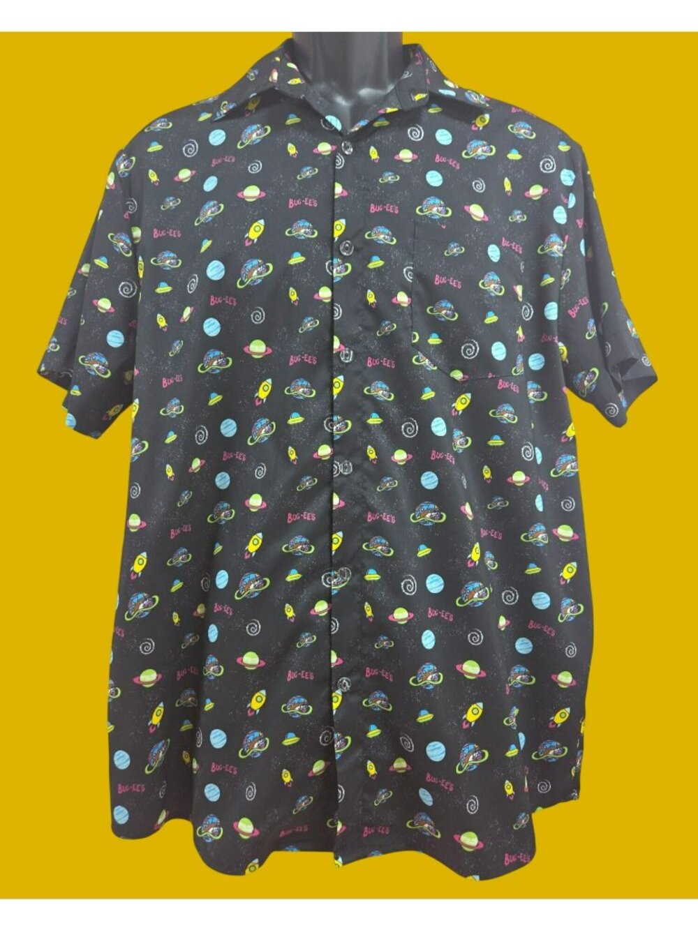 Buc-Ees Mens Black Space Themed Short Sleeve Shirt Small